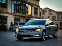 Volkswagen Passat 2013 годаfor5 500 000 тг. в Актау