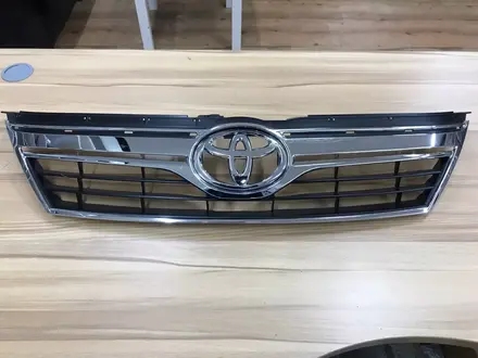 Решетка Toyota Camry v50 Hybrid за 40 000 тг. в Астана