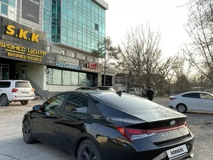 Hyundai Elantra 2021 года за 10 500 000 тг. в Алматы – фото 11