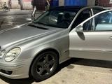 Mercedes-Benz E 320 2004 годаfor7 000 000 тг. в Астана