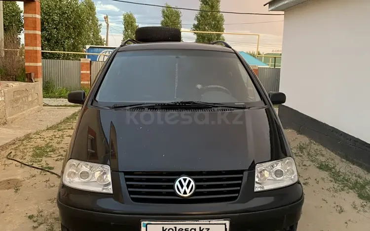 Volkswagen Sharan 2001 годаfor3 200 000 тг. в Актобе