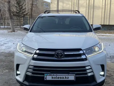 Toyota Highlander 2019 года за 20 500 000 тг. в Павлодар