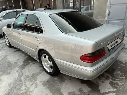 Mercedes-Benz E 320 2000 года за 5 800 000 тг. в Туркестан – фото 5