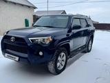 Toyota 4Runner 2018 года за 18 500 000 тг. в Атырау – фото 2