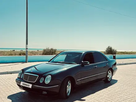 Mercedes-Benz E 320 2000 года за 4 500 000 тг. в Актау – фото 4