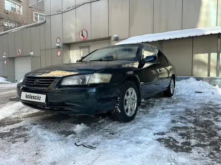 Toyota Camry 1997 года за 3 250 000 тг. в Алматы – фото 2