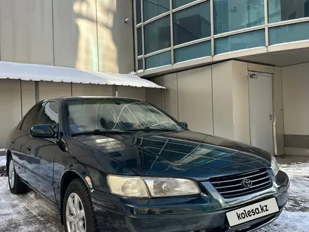 Toyota Camry 1997 года за 3 250 000 тг. в Алматы