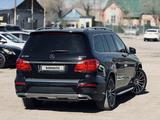 Mercedes-Benz GL 400 2015 года за 19 500 000 тг. в Актобе – фото 2
