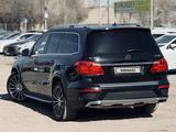 Mercedes-Benz GL 400 2015 года за 19 500 000 тг. в Актобе – фото 3