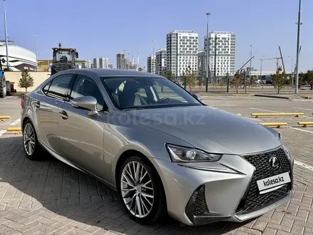 Lexus IS 200 2017 года за 13 600 000 тг. в Актобе – фото 3