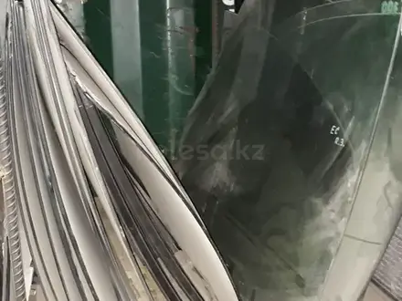 Стекла на Тойоту виндом за 10 000 тг. в Алматы