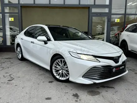 Toyota Camry 2019 года за 14 300 000 тг. в Шымкент