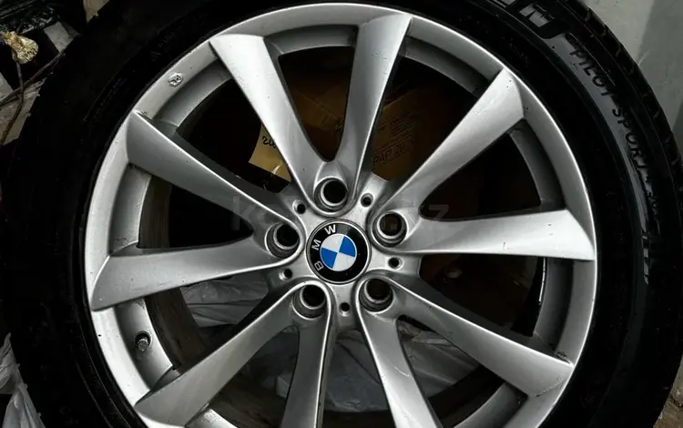 Диски с шинами на BMW. за 370 000 тг. в Караганда