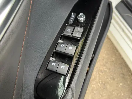 Toyota Camry 2020 года за 12 800 000 тг. в Семей – фото 3