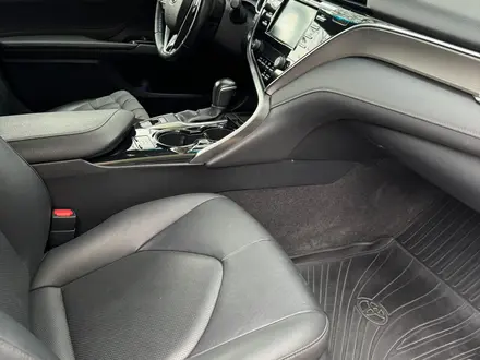 Toyota Camry 2020 года за 12 800 000 тг. в Семей – фото 6