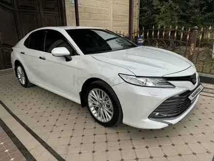 Toyota Camry 2019 года за 14 000 000 тг. в Шымкент – фото 2