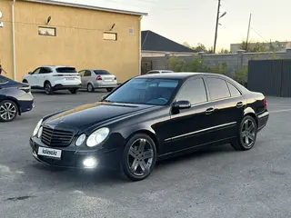 Mercedes-Benz E 320