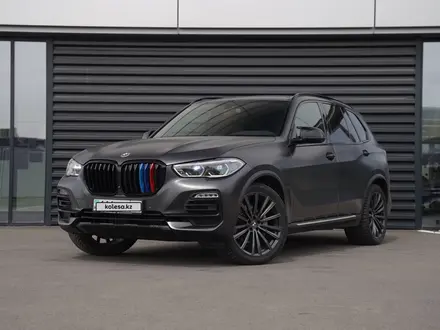 BMW X5 2019 года за 34 000 000 тг. в Астана – фото 2