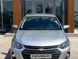 Chevrolet Onix 2024 годаfor8 990 000 тг. в Актау – фото 2