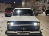 ВАЗ (Lada) Lada 2121 2000 годаүшін1 650 000 тг. в Балхаш