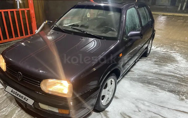 Volkswagen Golf 1994 годаfor1 650 000 тг. в Алматы