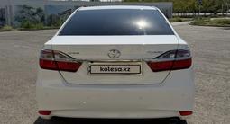 Toyota Camry 2015 года за 11 000 000 тг. в Атырау – фото 4