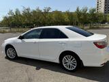 Toyota Camry 2015 года за 11 000 000 тг. в Атырау – фото 3