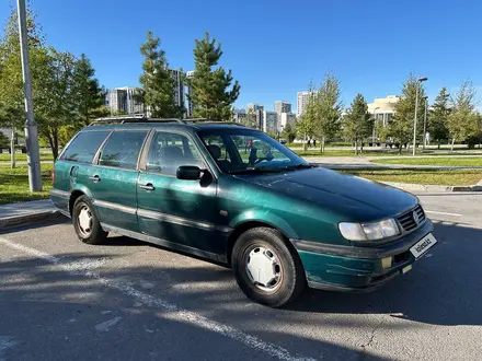 Volkswagen Passat 1996 года за 1 800 000 тг. в Астана – фото 3