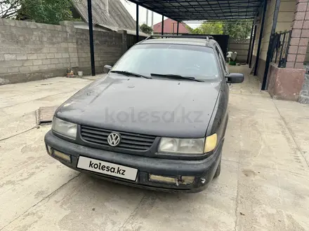 Volkswagen Passat 1996 года за 1 500 000 тг. в Тараз – фото 3