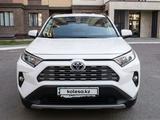 Toyota RAV4 2021 года за 13 500 000 тг. в Астана