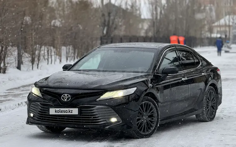 Toyota Camry 2018 годаfor13 200 000 тг. в Астана