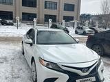 Toyota Camry 2020 года за 12 400 000 тг. в Астана – фото 2