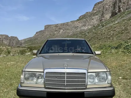 Mercedes-Benz E 230 1992 года за 2 450 000 тг. в Туркестан – фото 2