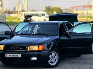 Audi 100