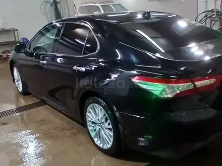 Toyota Camry 2019 года за 14 800 000 тг. в Астана – фото 5