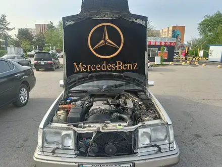 Mercedes-Benz E 220 1994 года за 2 500 000 тг. в Алматы – фото 5