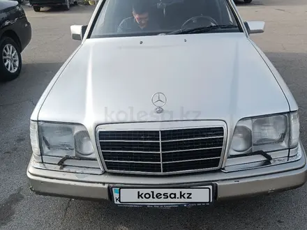 Mercedes-Benz E 220 1994 года за 2 500 000 тг. в Алматы – фото 10