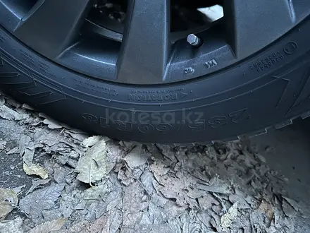 Nokian tyres 8 обмен за 200 000 тг. в Алматы