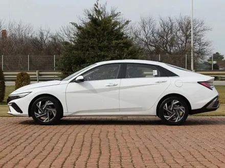 Hyundai Elantra 2023 года за 8 500 000 тг. в Атырау – фото 3