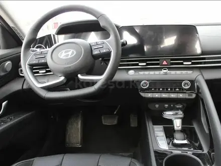 Hyundai Elantra 2023 года за 8 500 000 тг. в Атырау – фото 7