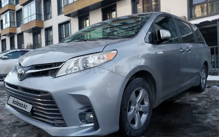 Toyota Sienna 2012 годаfor11 300 000 тг. в Алматы