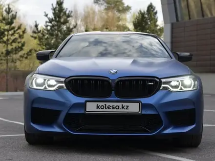 BMW M5 2018 года за 39 000 000 тг. в Караганда – фото 2
