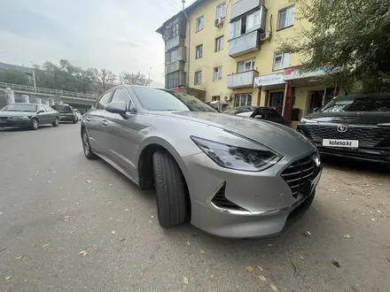 Hyundai Sonata 2022 года за 11 000 000 тг. в Алматы – фото 3