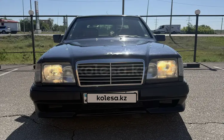 Mercedes-Benz E 220 1995 года за 1 550 000 тг. в Караганда
