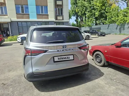 Toyota Sienna 2021 года за 21 000 000 тг. в Алматы – фото 4