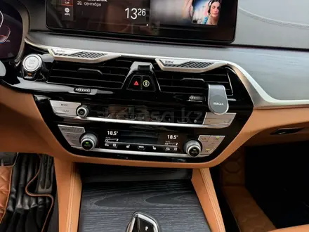 BMW 530 2021 года за 26 000 000 тг. в Алматы – фото 13