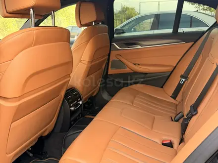 BMW 530 2021 года за 26 000 000 тг. в Алматы – фото 17