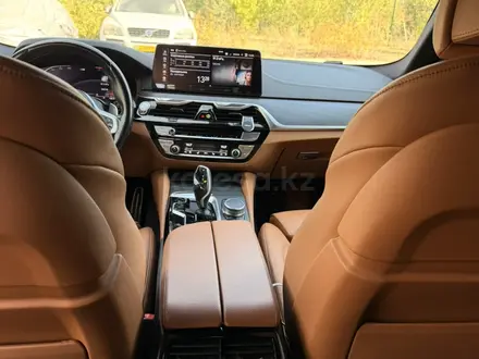 BMW 530 2021 года за 26 000 000 тг. в Алматы – фото 22