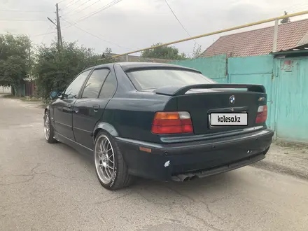 BMW 328 1997 года за 2 900 000 тг. в Алматы – фото 2