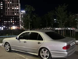 Mercedes-Benz E 280